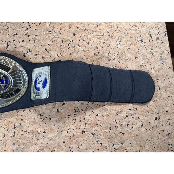 WWE Championship Belt 2000- Kids - Picture 7 of 8